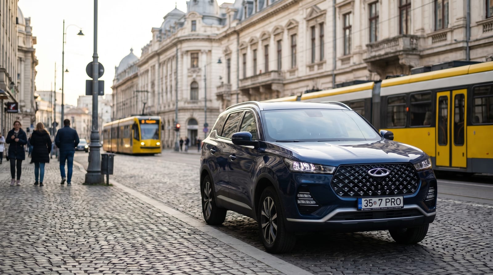 O mașină Chery Tiggo parcată pe o stradă din București, România
